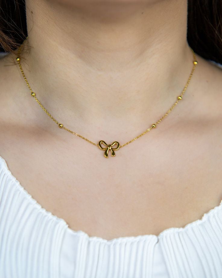 Elegant Gold Bow Pendant Necklace Perfect Gift Choice