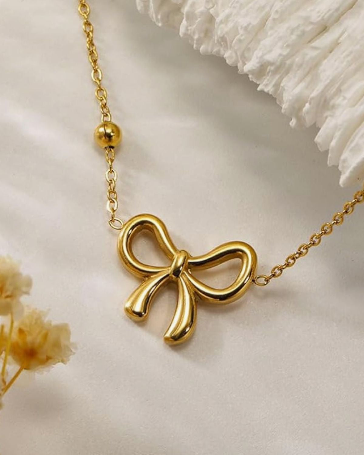Elegant Gold Bow Pendant Necklace Perfect Gift Choice