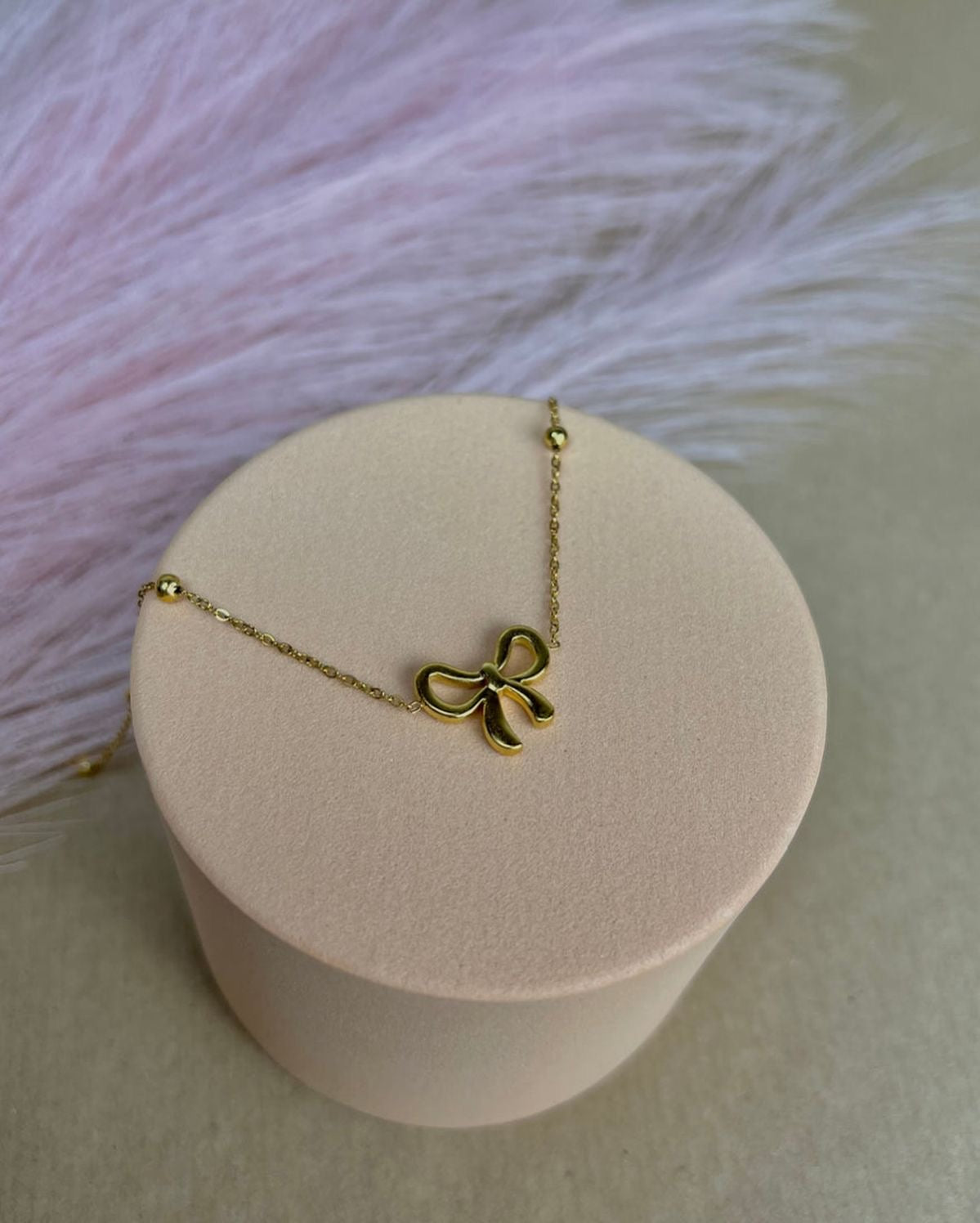 Elegant Gold Bow Pendant Necklace Perfect Gift Choice